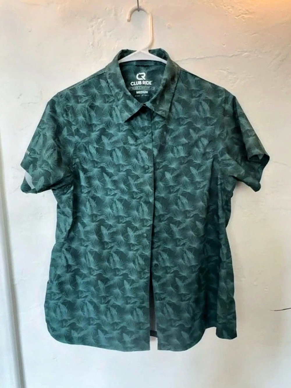 Club Ride Short Sleeve Mountain Biking Shirt in Green Like New